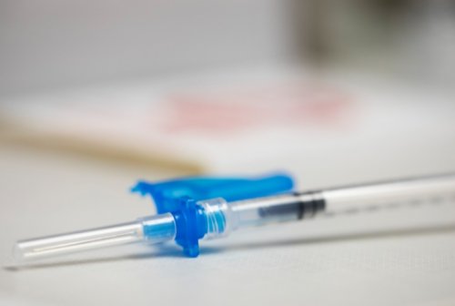 Вакцинд хамрагдаагүй хүмүүсийн эмнэлэгт хэвтэн эмчлүүлэх эрсдэл өндөр байна